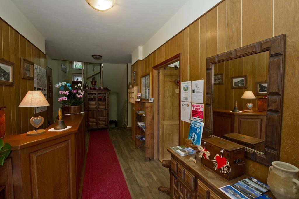 Albergo Valentino Bionaz Bagian luar foto